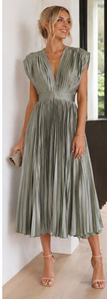 Marni | Timeless Pleated Midi Dress