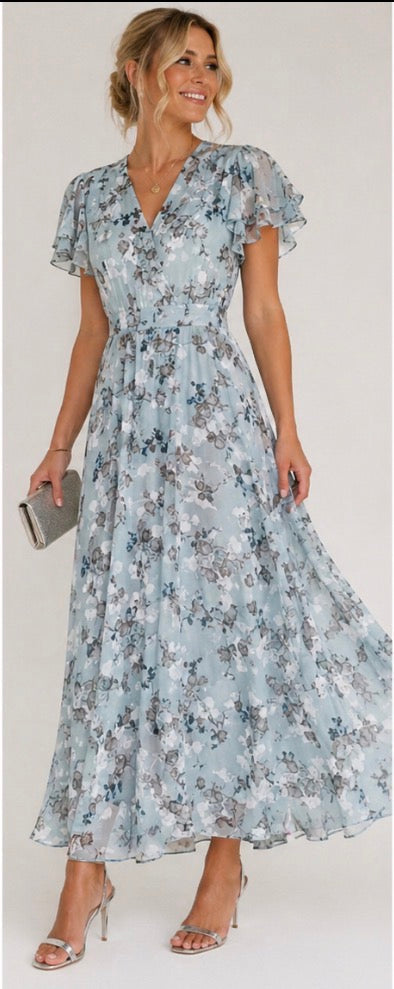 Aurelia | Glamorous Dress that Covers the Belly